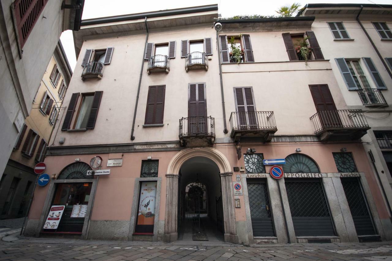 Fancy Blue Duomo Duplex Apartement Milan Luaran gambar