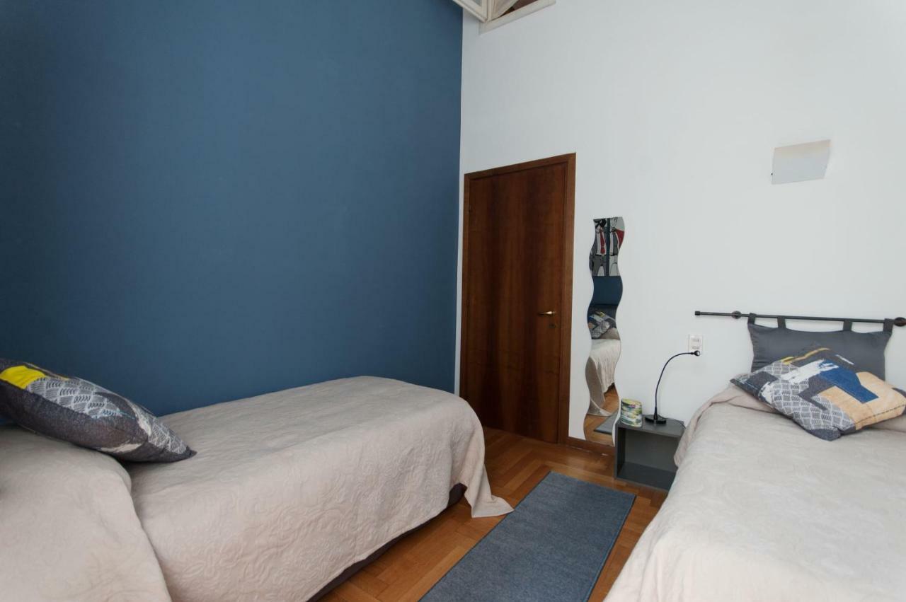 Fancy Blue Duomo Duplex Apartement Milan Luaran gambar